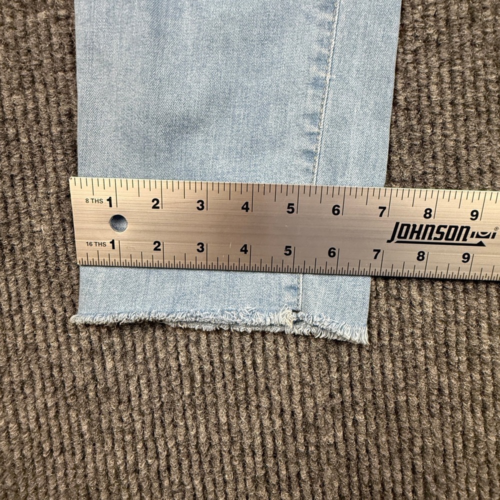 Forever 21 Women Light Wash Raw Hem Straight Leg Jeans Size 29 High Rise Denim - Picture 8 of 11